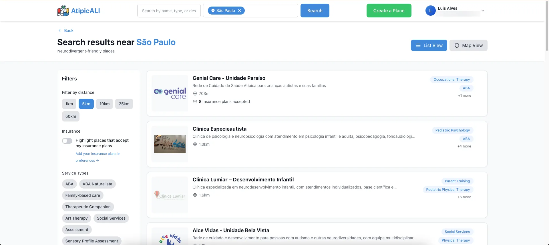Search results — distance, service type and insurance filters, with a toggle to a Leaflet map view.